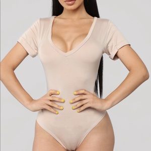 Fashion Nova Nude V-Neck bodysuit